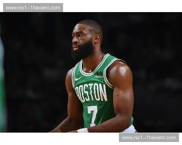 凯尔特人半场防守落位迅速 限制对手有效投篮命中率 凯尔特人半场防守落位迅速 限制对手有效投篮命中率